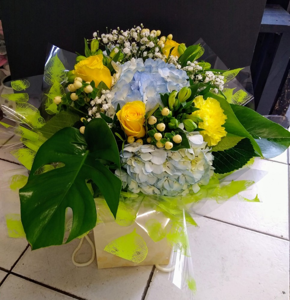 Gallery | Nottingham Flower Delivery | Hand Delivered Flowers